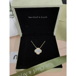 ✨🤍🌟NEW Authentic Van Cleef & Arpels Vintage Alhambra 18K Gold Necklace 45cm✨🤍